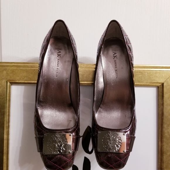 Anne Klein quilted patent leather Akneely shoes - Picture 3 of 8